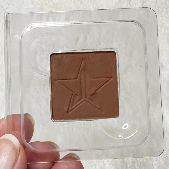 NIB Jeffree Star Eyeshadow Artistry Single in Wyoming 1.5g - Picture 3 of 5